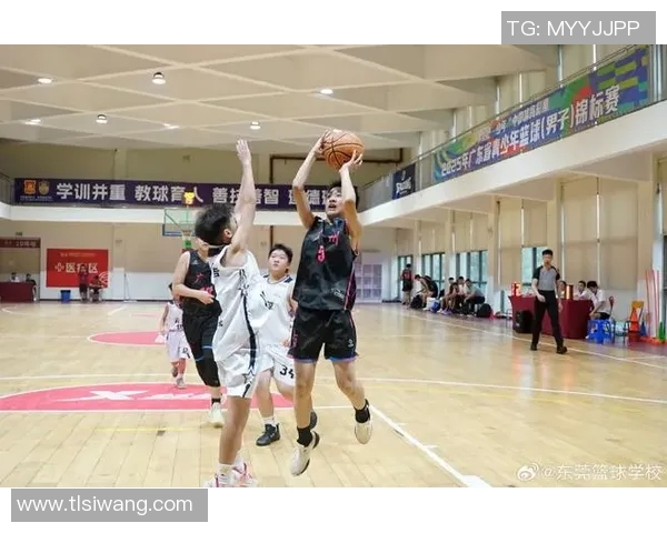 东莞篮球与云浮篮球的激烈对决谁能在赛场上笑到最后